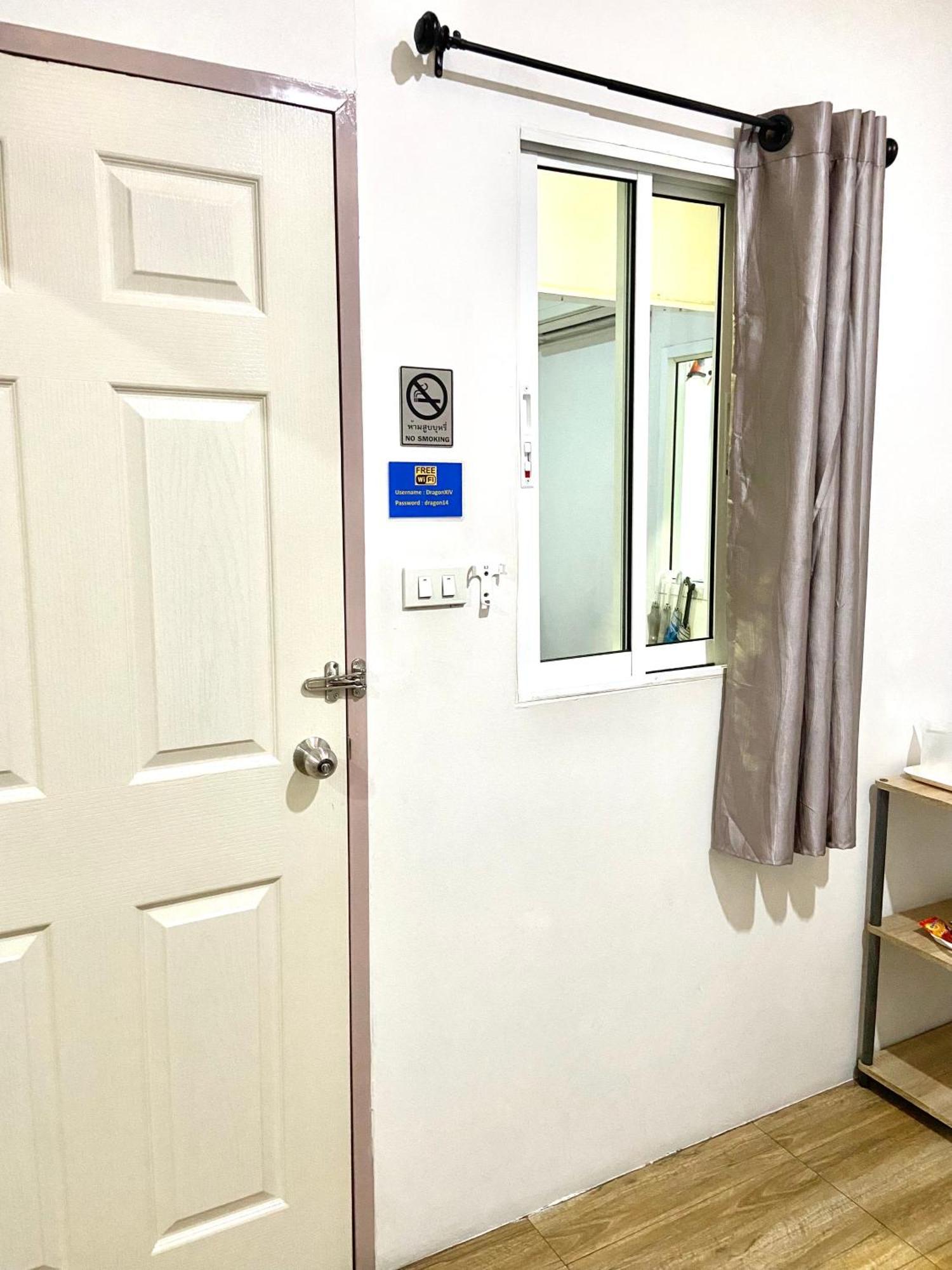 Dragon Xiv Hostel *